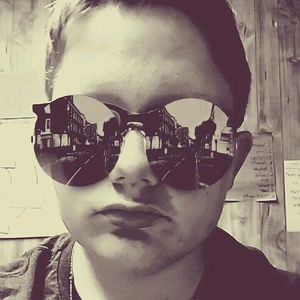 Meet your Posher, Charles